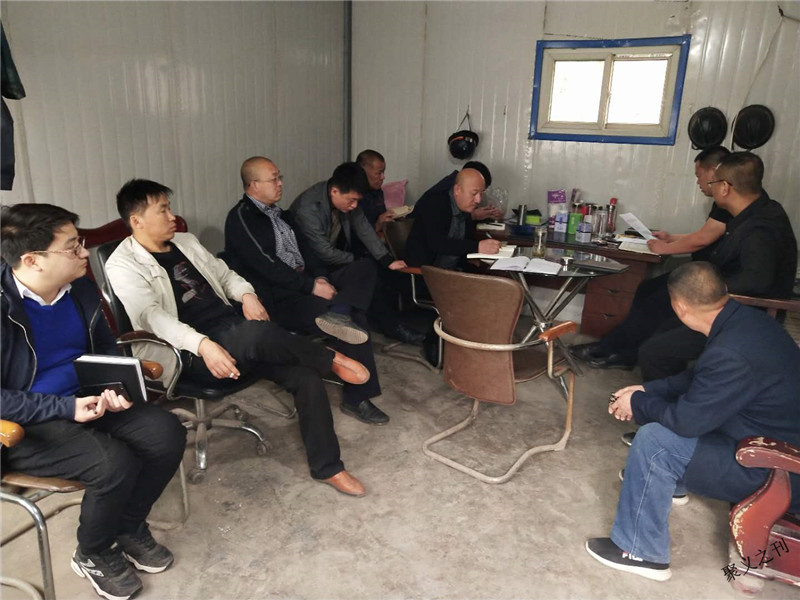 3.20石膏建材利用班前會時間學習傳達公司紅頭文件精神。.jpg